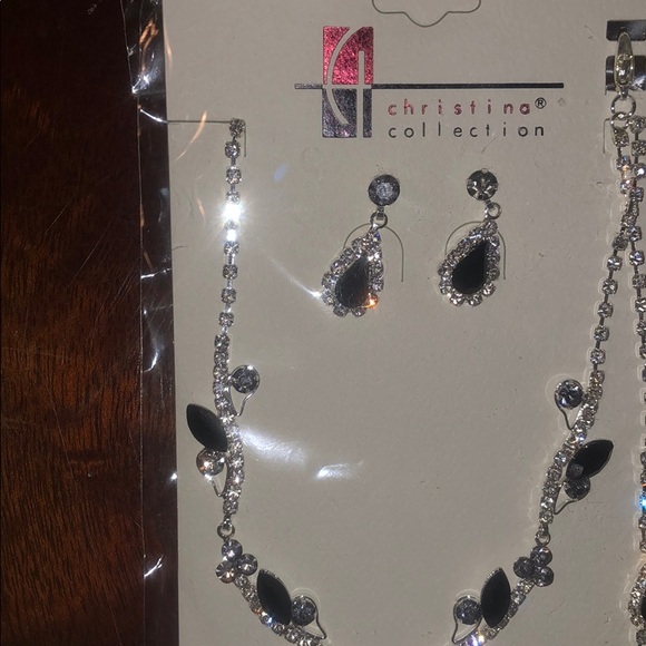 Black/silver jewelry set never worn - Picture 2 of 6